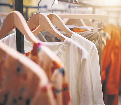 गांधी जयंती पर खादी इंडिपा के प्रमुख शोरूम ने 1.02 करोड़ रुपये की बिक्री दर्ज की गांधी जयंती पर खादी इंडिपा के प्रमुख शोरूम ने 1.02 करोड़ रुपये की बिक्री दर्ज की