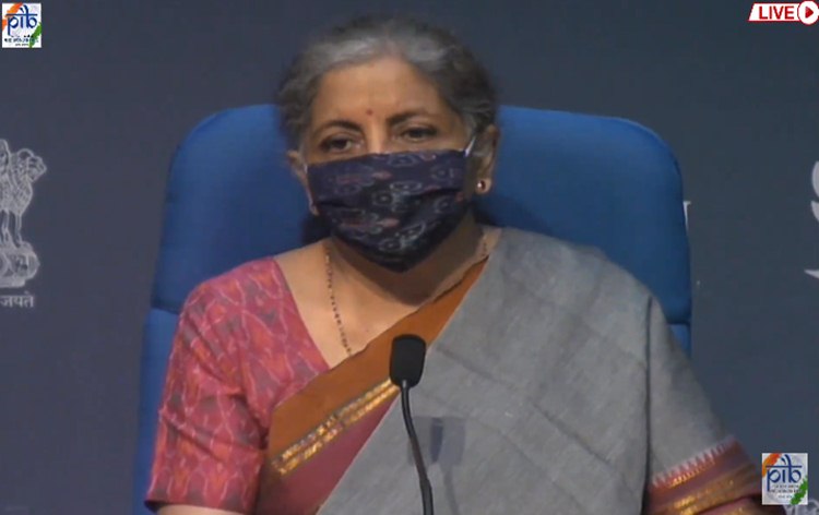 वित्तमंत्री ने देश में मांग को बढ़ावा देने के लिए 73 हजार करोड़ रूपये की योजनाओं की घोषणा की वित्तमंत्री ने देश में मांग को बढ़ावा देने के लिए 73 हजार करोड़ रूपये की योजनाओं की घोषणा की