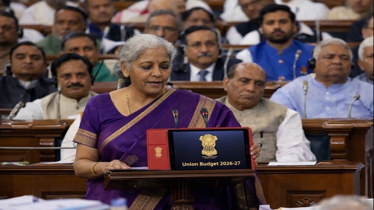 केंद्रीय बजट 2026-27: रेलवे को बड़ी सौगात, 7 हाई-स्पीड रेल कॉरिडोर बनाने का ऐलान केंद्रीय बजट 2026-27: रेलवे को बड़ी सौगात, 7 हाई-स्पीड रेल कॉरिडोर बनाने का ऐलान