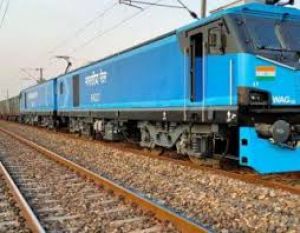 मालगाड़ियों को 120 किलोमीटर प्रतिघंटे की रफ्तार से दौड़ाने को एलस्टॉम के ई-इंजन को मंजूरी मालगाड़ियों को 120 किलोमीटर प्रतिघंटे की रफ्तार से दौड़ाने को एलस्टॉम के ई-इंजन को मंजूरी