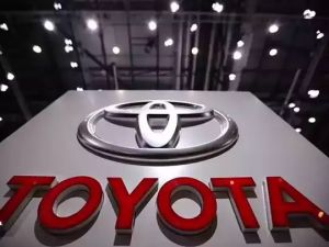 त्यौहारों से पहले टोयोटा का वेतनभोगी ग्राहकों के लिए विशेष ऑफर त्यौहारों से पहले टोयोटा का वेतनभोगी ग्राहकों के लिए विशेष ऑफर