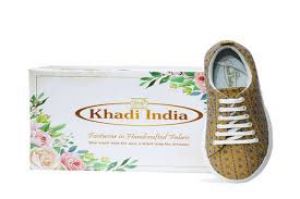  केवीआईसी ने पेश किया खादी फुटवियर