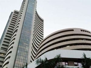 सेंसेक्स ने लगाई 529 अंक की छलांग, निफ्टी 13 हजार 700 अंक के पार