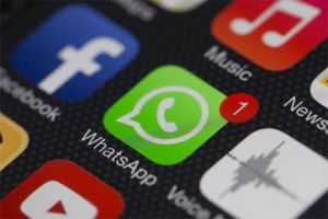  कैट ने सरकार से की फेसबुक, व्हाट्सऐप पर रोक लगाने की मांग