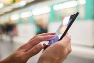 देश में मोबाइल ब्रॉडबैंड उपयोगकर्ताओं की संख्या 76.5 करोड़ पर पहुंची : रिपोर्ट
