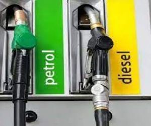  पेट्रोल, डीज़ल की कीमतों में 10 दिन में नौवीं बार की गई बढ़ोतरी