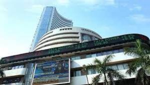  आईटी शेयरों में बिकवाली से सेंसेक्स ने शुरुआती लाभ गंवाया, 389 अंक टूटा