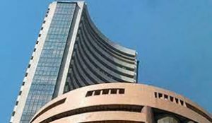 शेयर बाजार में लगातार तीसरे दिन गिरावट, सेंसेक्स 61,000 अंक से नीचे फिसला