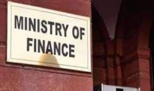 वित्त मंत्रालय ने सार्वजनिक क्षेत्र के बैंकों से कर्ज पर नजर रखने को कहा