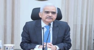 सेंट्रल बैंक ने यूपीआई लाइट के लिए प्रति लेन देन सीमा बढाकर पांच सौ रूपये की सेंट्रल बैंक ने यूपीआई लाइट के लिए प्रति लेन देन सीमा बढाकर पांच सौ रूपये की