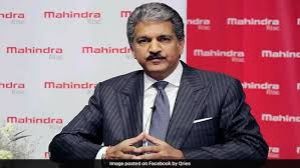  मेरी पत्नी बेहद खूबसूरत, उसे निहारना मुझे अच्छा लगता है: महिंद्रा ने काम के घंटे की बहस पर कहा