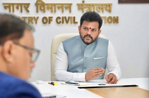 केंद्र ने इंडिगो को दिए सख्त निर्देश, रविवार रात 8 बजे तक रिफंड पूरा करना अनिवार्य