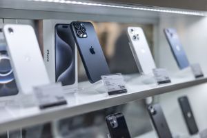 पीएलआई योजना का असर : 2025 में भारत के स्मार्टफोन निर्यात ने छुआ 30 अरब डॉलर का रिकॉर्ड स्तर