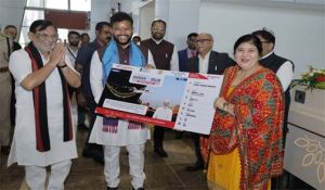 दमन के NAMO एयरपोर्ट से दिल्ली के लिए पहली सीधी उड़ान शुरू, केंद्रीय मंत्री राम मोहन नायडू ने दिखाई हरी झंडी