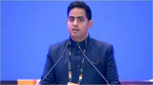 जियो शुल्क बढ़ाने के बजाय अतिरिक्त सेवाओं से बढ़ाएगी आयः आकाश अंबानी