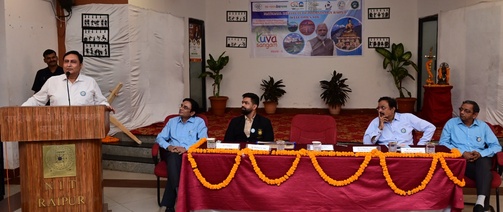 राज्य के 36 गढ़ कल्चुरी काल के मुख्य प्रशासनिक यूनिट: अलंग राज्य के 36 गढ़ कल्चुरी काल के मुख्य प्रशासनिक यूनिट: अलंग