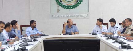 कलेक्टर की अध्यक्षता में जिला सड़क सुरक्षा समिति की हुई बैठक कलेक्टर की अध्यक्षता में जिला सड़क सुरक्षा समिति की हुई बैठक