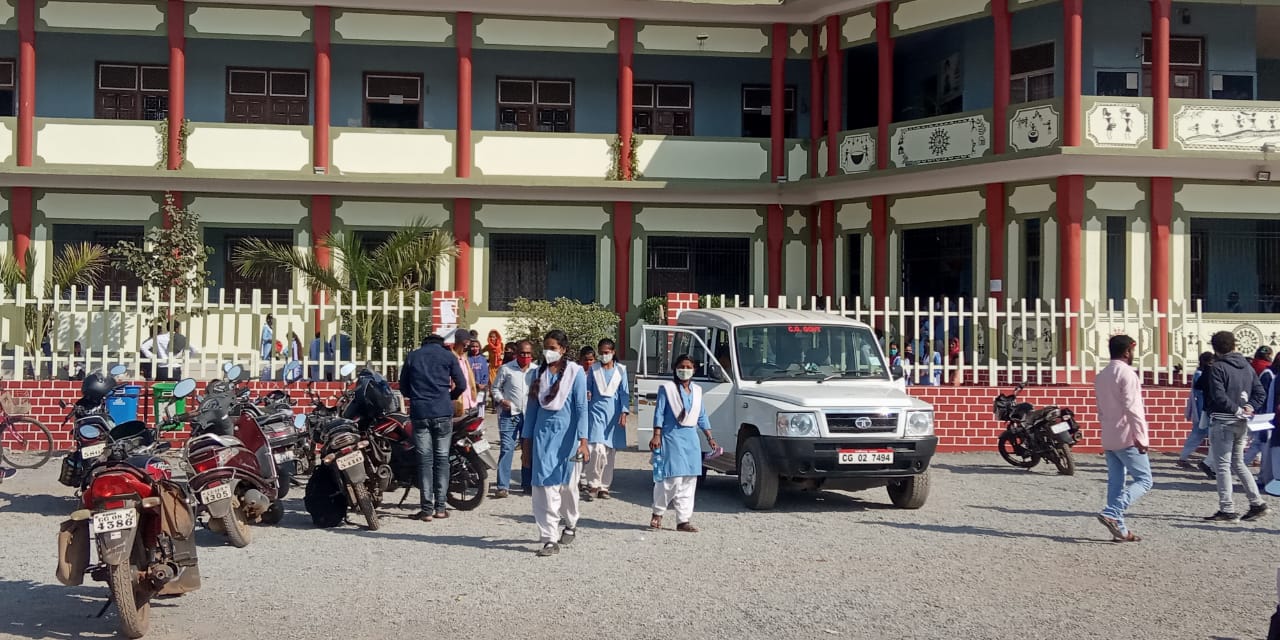 राजनांदगांव जिले के सभी स्वामी आत्मानंद उत्कृष्ट अंग्रेजी माध्यम विद्यालयों में शिक्षकों एवं अन्य स्टाफ की भर्ती प्रक्रिया पूर्ण राजनांदगांव जिले के सभी स्वामी आत्मानंद उत्कृष्ट अंग्रेजी माध्यम विद्यालयों में शिक्षकों एवं अन्य स्टाफ की भर्ती प्रक्रिया पूर्ण