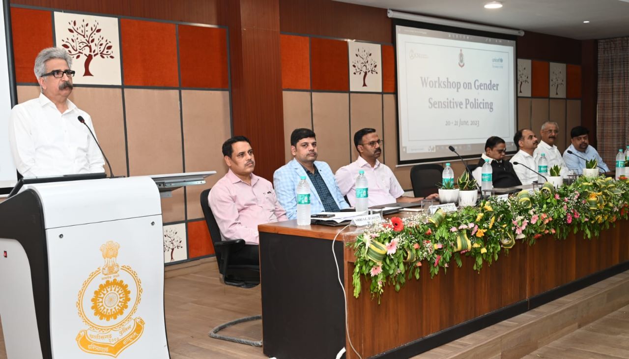 पुलिस मुख्यालय सभागार में लैंगिक संवेदनशीलता पर दो दिवसीय कार्यशाला का उद्घाटन पुलिस मुख्यालय सभागार में लैंगिक संवेदनशीलता पर दो दिवसीय कार्यशाला का उद्घाटन