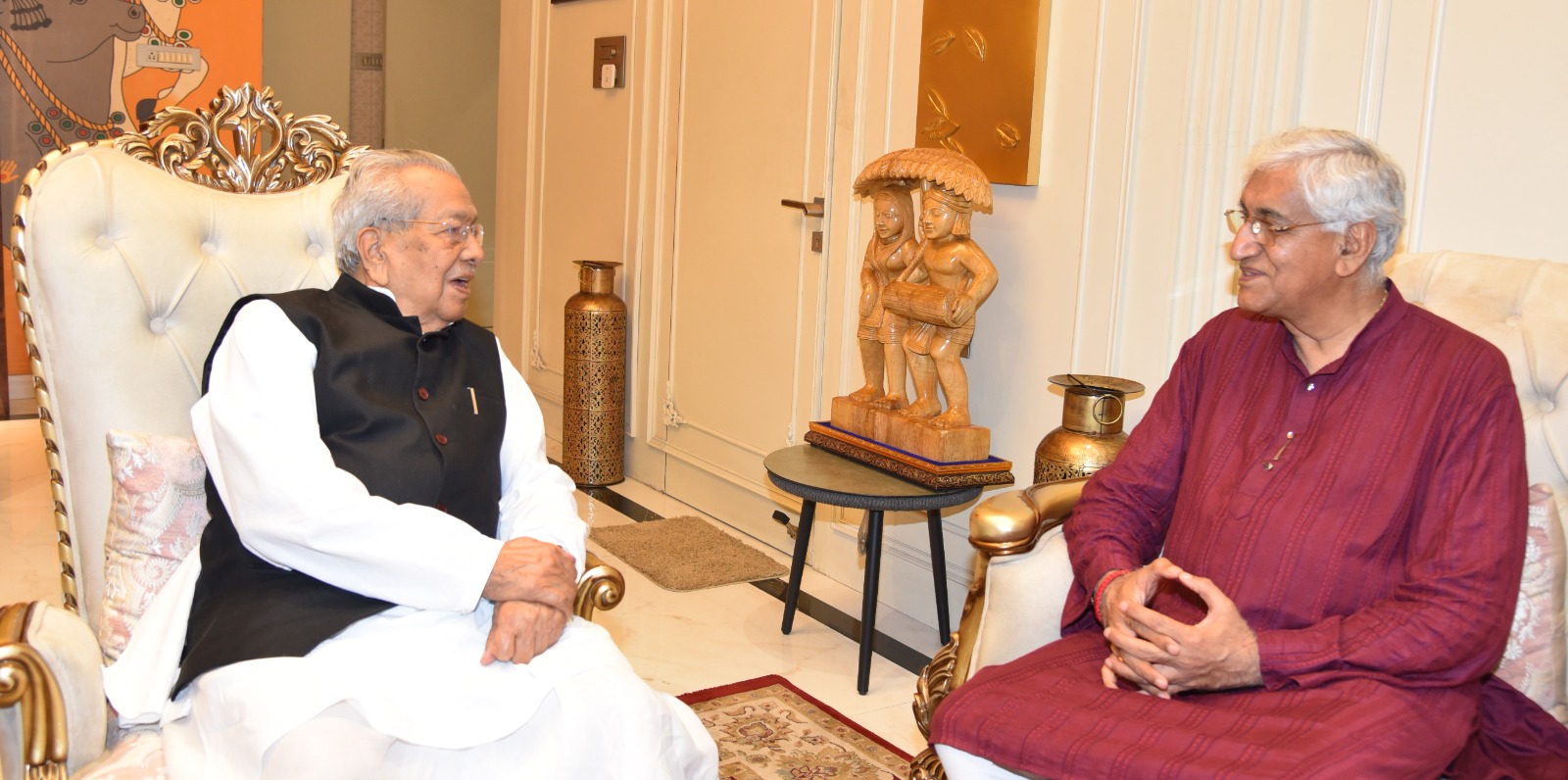 राज्यपाल विश्वभूषण हरिचंदन से उपमुख्यमंत्री ने की भेंट राज्यपाल विश्वभूषण हरिचंदन से उपमुख्यमंत्री ने की भेंट