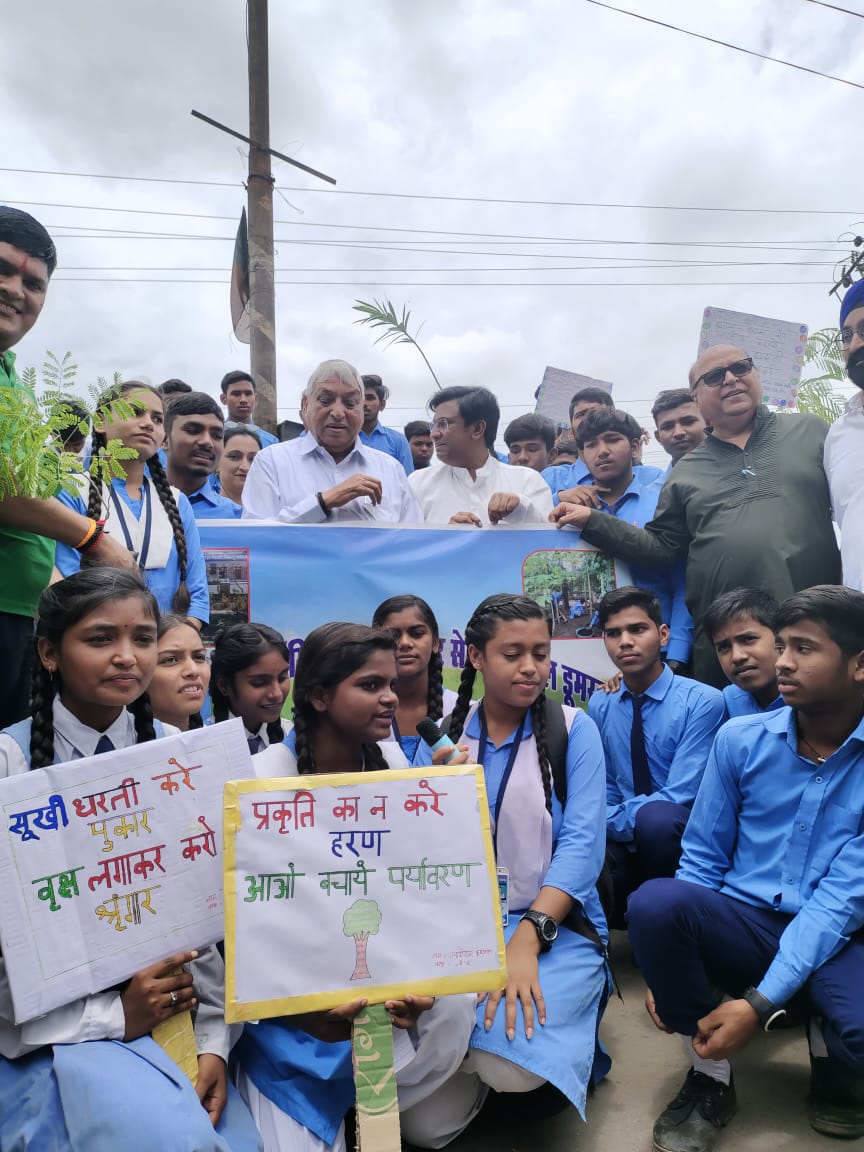 विधायक सत्यनारायण शर्मा, जिला केंद्रीय सहकारी बैंक रायपुर के अध्यक्ष पंकज शर्मा ने पौधरोपण कर दिया स्वच्छ पर्यावरण का सन्देश विधायक सत्यनारायण शर्मा, जिला केंद्रीय सहकारी बैंक रायपुर के अध्यक्ष पंकज शर्मा ने पौधरोपण कर दिया स्वच्छ पर्यावरण का सन्देश