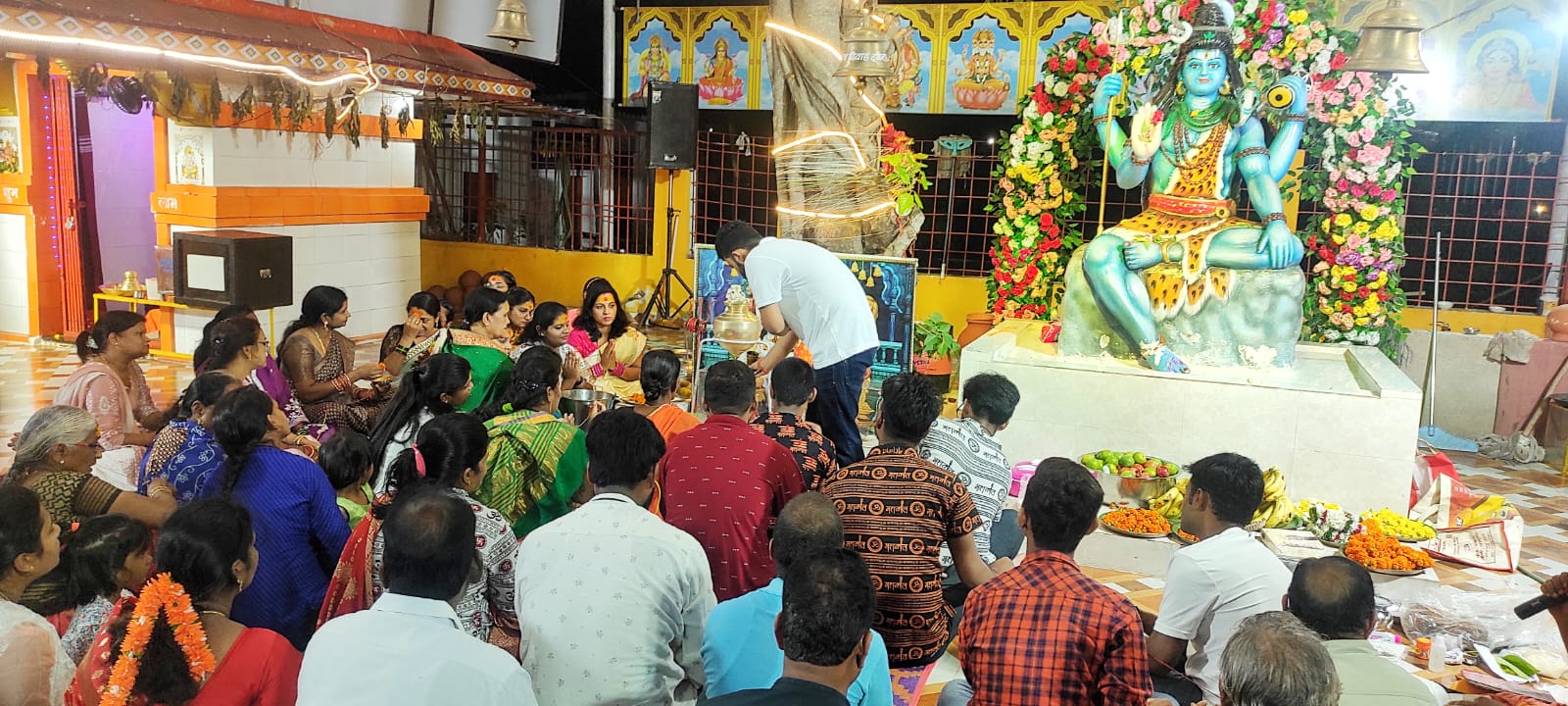 माताधाम मंदिर में भोलेनाथ का अमरनाथ के जल से अभिषेक माताधाम मंदिर में भोलेनाथ का अमरनाथ के जल से अभिषेक