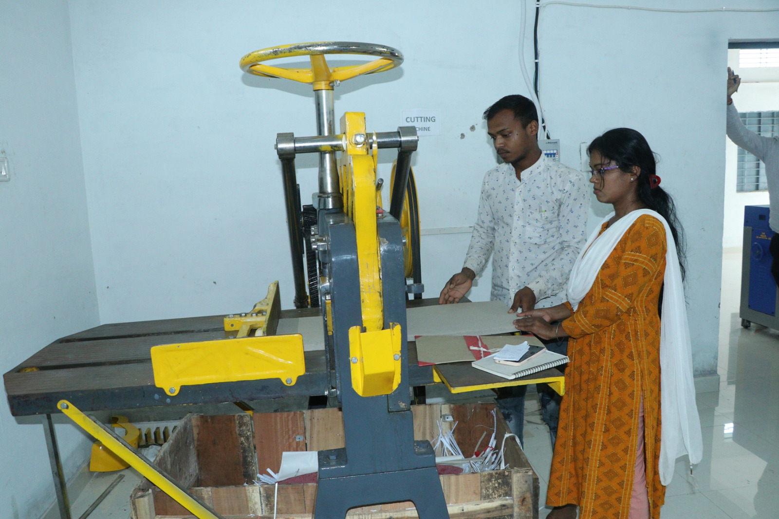 रीपा में तैयार हो रही है स्टेशनरी सामग्री रीपा में तैयार हो रही है स्टेशनरी सामग्री