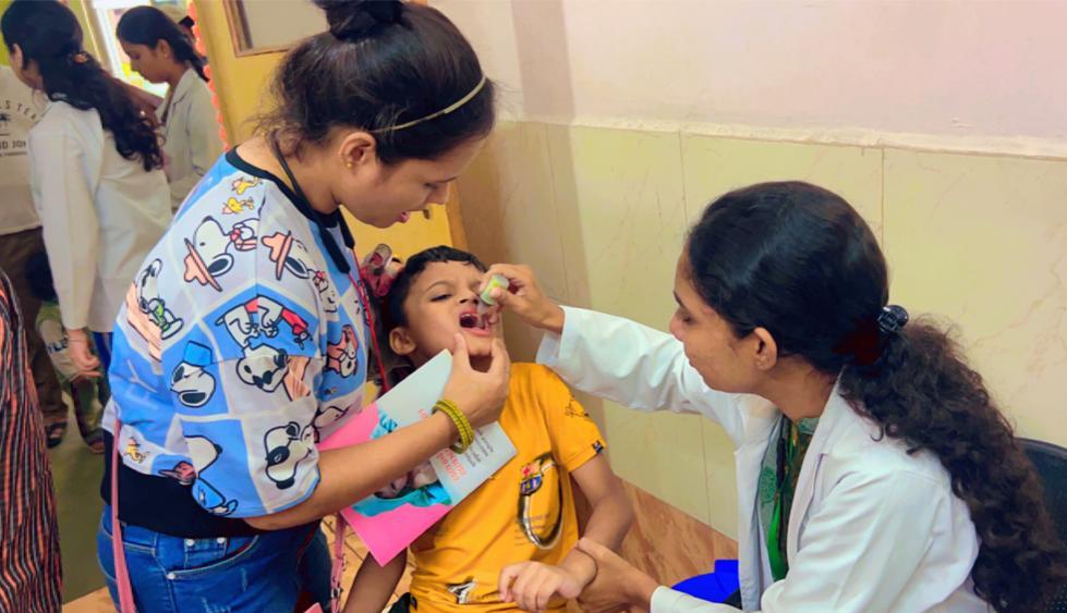 आयुर्वेद महाविद्यालय चिकित्सालय में 1145 बच्चों का कराया गया स्वर्णप्राशन आयुर्वेद महाविद्यालय चिकित्सालय में 1145 बच्चों का कराया गया स्वर्णप्राशन