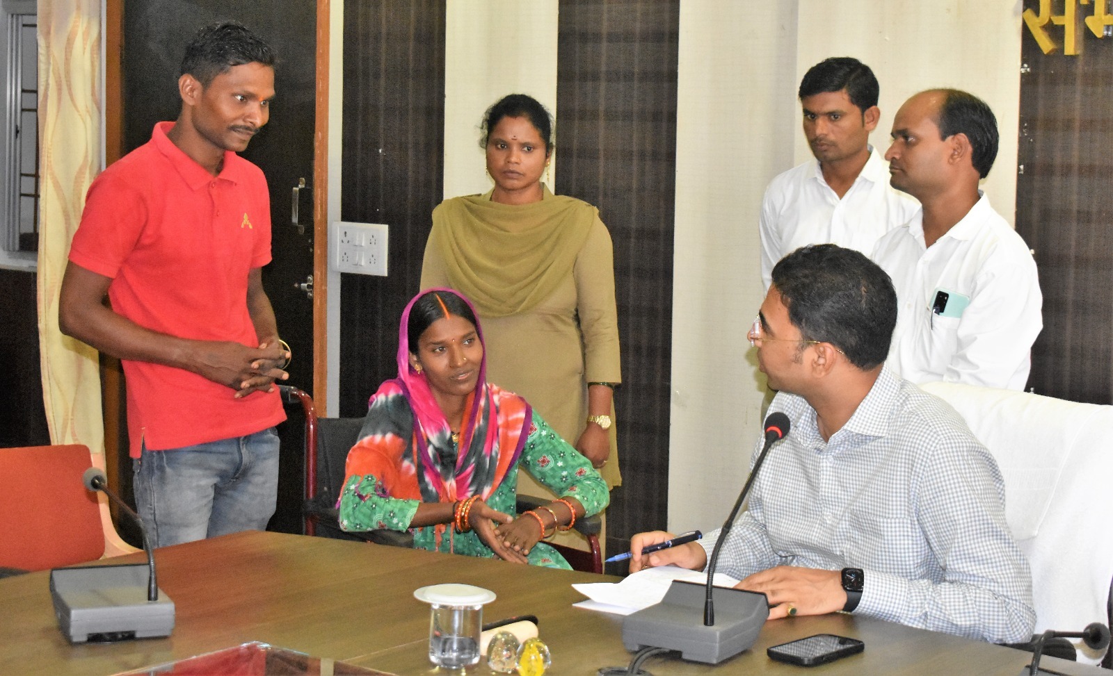 जनदर्शन में प्राप्त आवेदनों पर त्वरित कार्रवाई करते हुए उसका समुचित निराकरण सुनिश्चित करें: कलेक्टर जनदर्शन में प्राप्त आवेदनों पर त्वरित कार्रवाई करते हुए उसका समुचित निराकरण सुनिश्चित करें: कलेक्टर