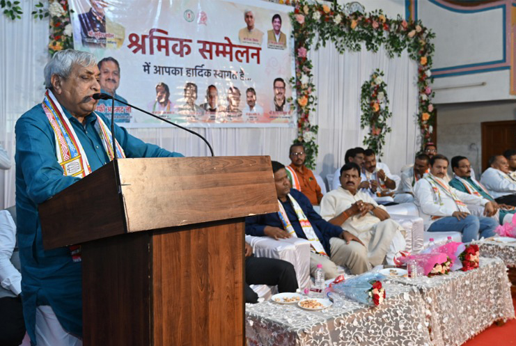 श्रमिकों की उन्नति एवं समृद्धि के लिए कार्य कर रही है राज्य सरकार : सत्यनारायण शर्मा श्रमिकों की उन्नति एवं समृद्धि के लिए कार्य कर रही है राज्य सरकार : सत्यनारायण शर्मा