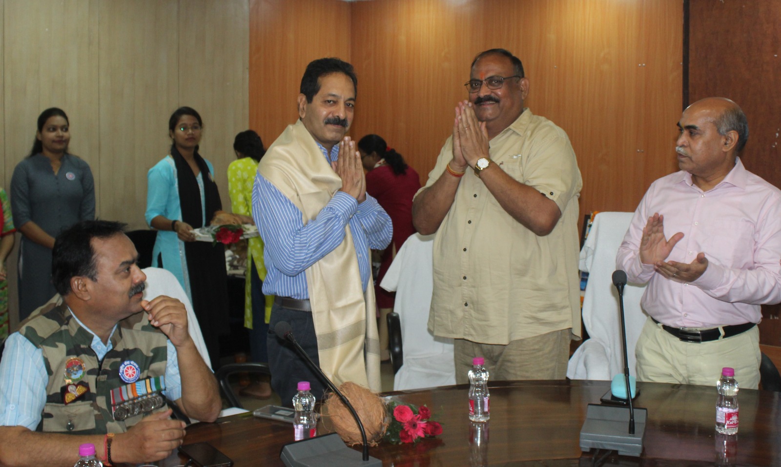 ‘‘मेरी माटी मेरा देश’’ कार्यक्रम में सेवानिवृत सैनिकों को सम्मानित किया गया ‘‘मेरी माटी मेरा देश’’ कार्यक्रम में सेवानिवृत सैनिकों को सम्मानित किया गया