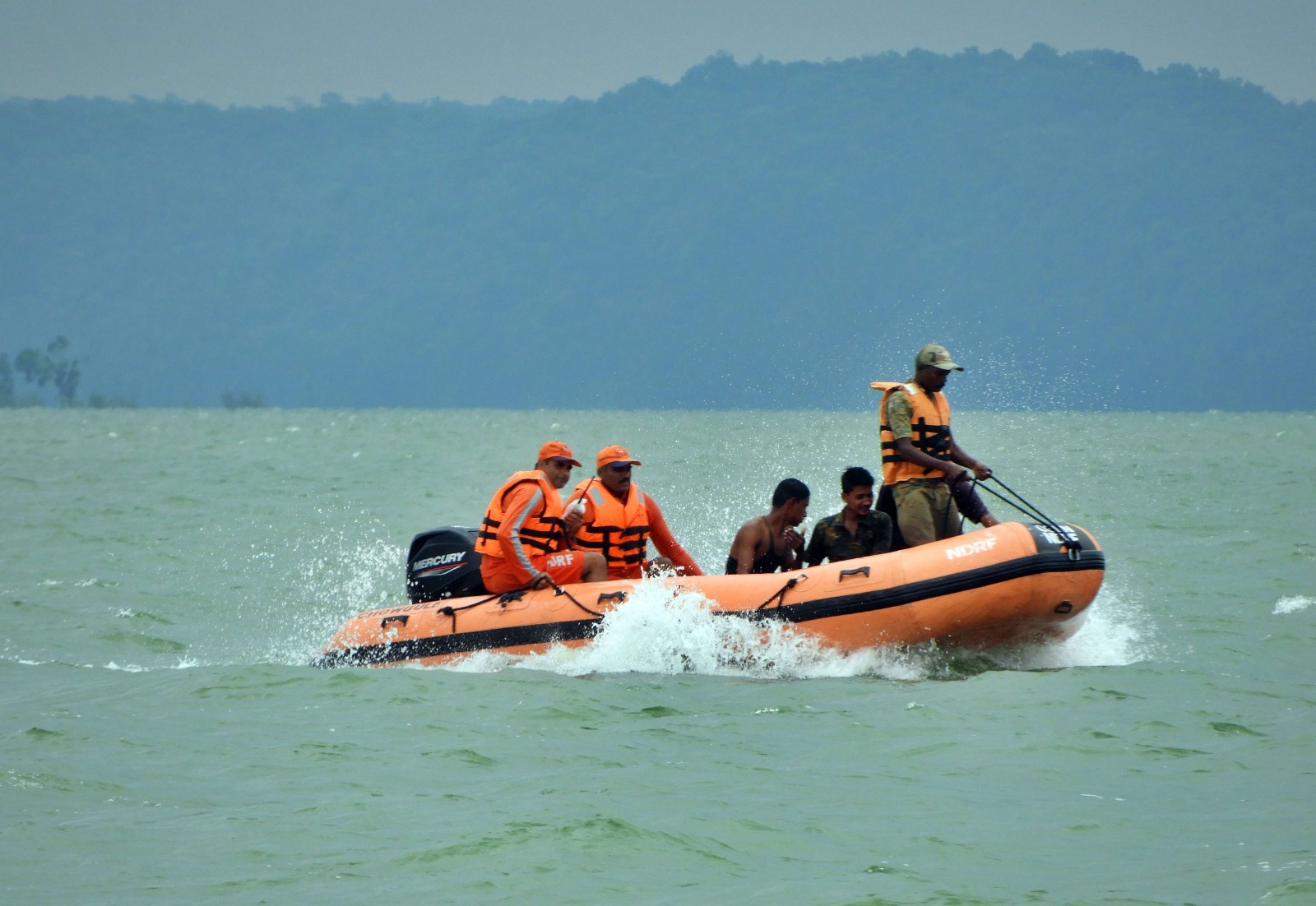 बाढ़ आपदा से बचाव हेतु तांदुला जलाशय में माॅकड्रिल आयोजित बाढ़ आपदा से बचाव हेतु तांदुला जलाशय में माॅकड्रिल आयोजित