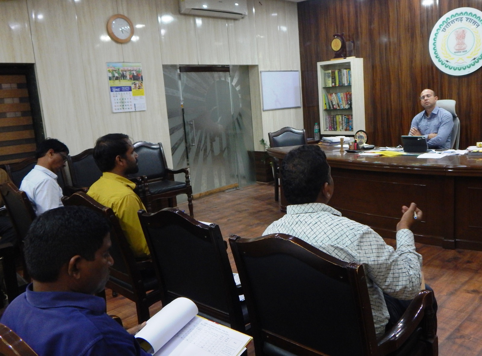 वर्मी कम्पोस्ट का अधिक से अधिक उठाव करवाएं: कलेक्टर डॉ भुरे वर्मी कम्पोस्ट का अधिक से अधिक उठाव करवाएं: कलेक्टर डॉ भुरे