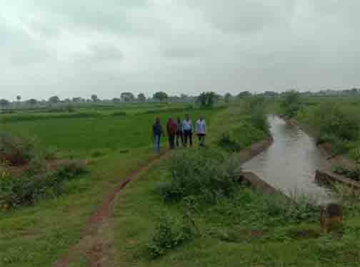 टेकारी संस्था के अंतिम छोर के ग्राम संकरी व सोनभट्ठा में कवायद के बाद पहुंचा सिंचाई पानी टेकारी संस्था के अंतिम छोर के ग्राम संकरी व सोनभट्ठा में कवायद के बाद पहुंचा सिंचाई पानी