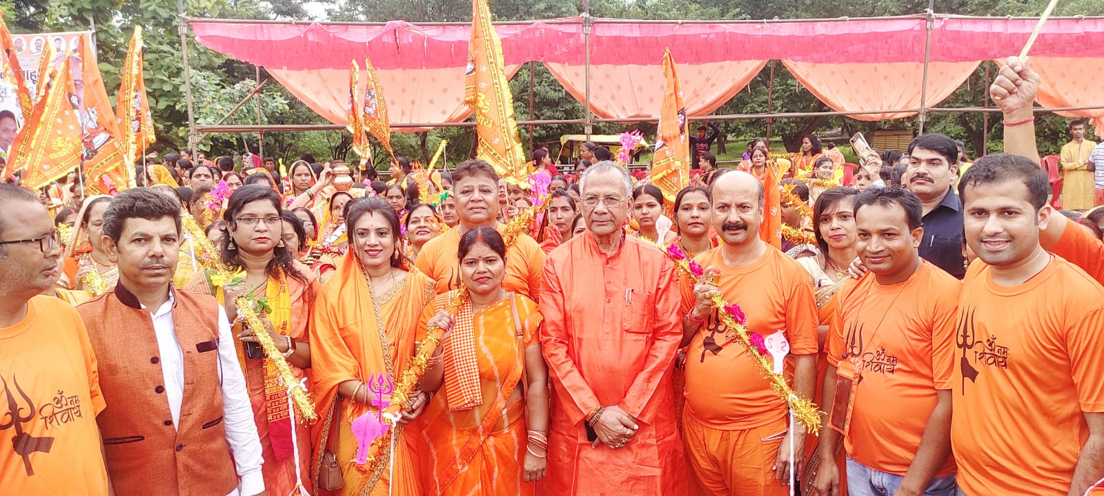 जितेंद्र के नेतृत्व में शिवनाथ से नेवई तक निकली कांवड़यात्रा जितेंद्र के नेतृत्व में शिवनाथ से नेवई तक निकली कांवड़यात्रा