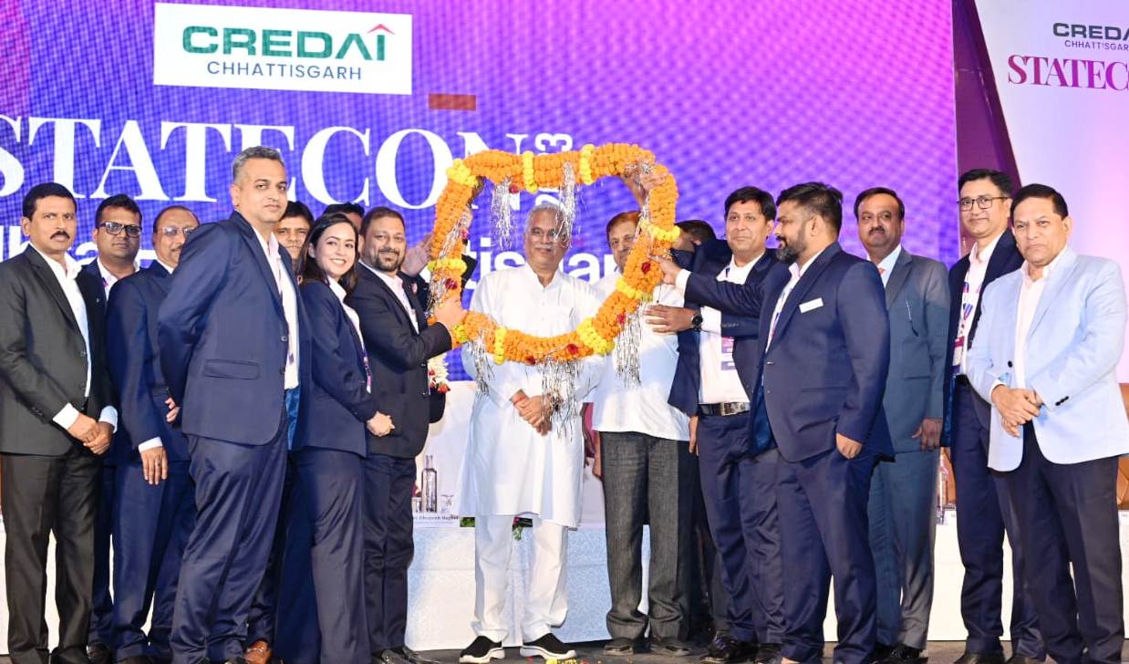 रियल इस्टेट सेक्टर को मंदी से उबारने अनुकूल निर्णयों के लिए क्रेडाई ने मुख्यमंत्री श्री भूपेश बघेल का किया सम्मान रियल इस्टेट सेक्टर को मंदी से उबारने अनुकूल निर्णयों के लिए क्रेडाई ने मुख्यमंत्री श्री भूपेश बघेल का किया सम्मान