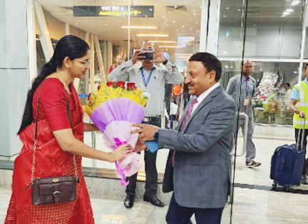 मुख्य निर्वाचन आयुक्त राजीव कुमार और ईसीआई के वरिष्ठ अधिकारी रायपुर पहुंचे मुख्य निर्वाचन आयुक्त राजीव कुमार और ईसीआई के वरिष्ठ अधिकारी रायपुर पहुंचे