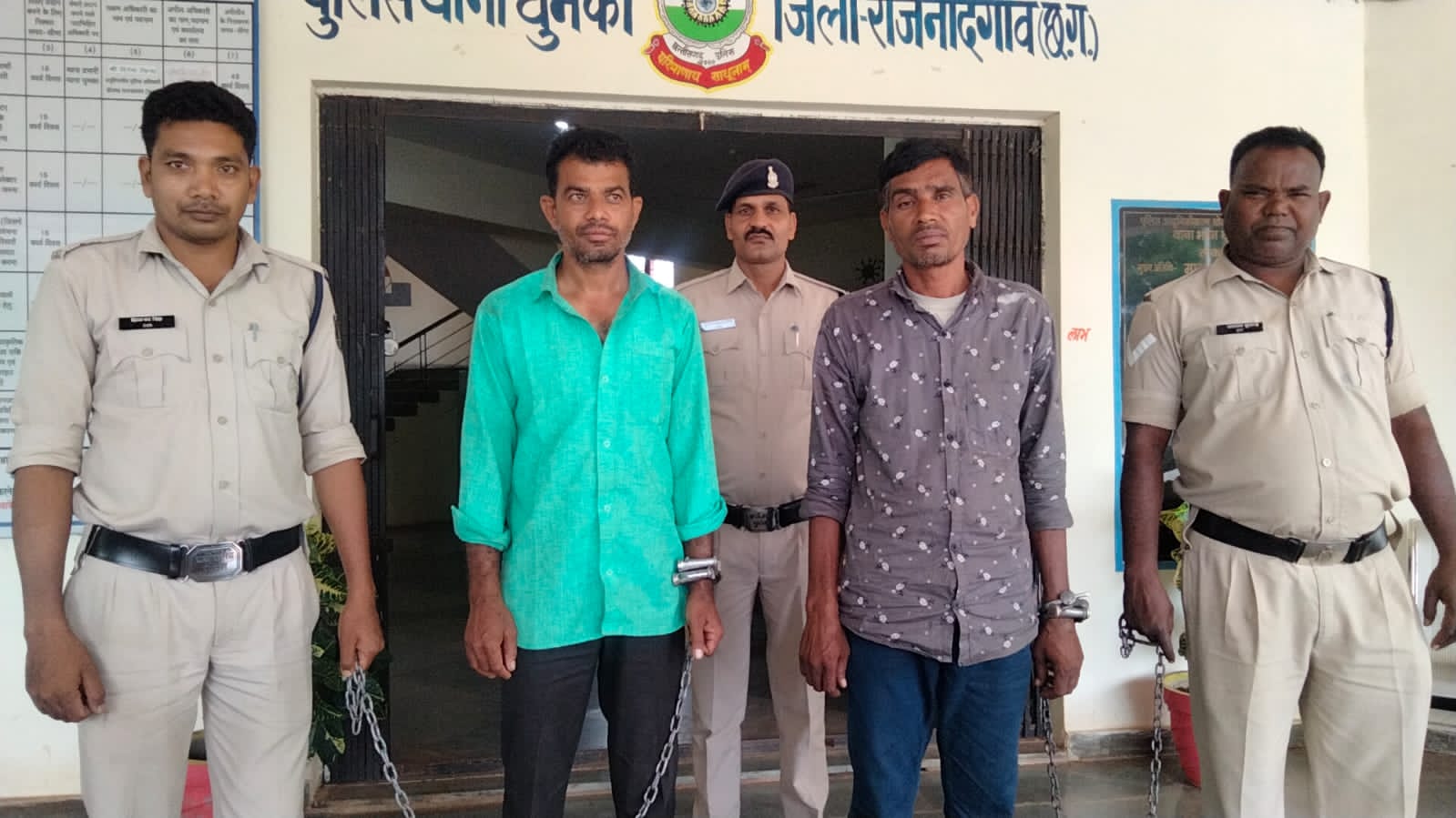 युवक की हत्या कर शव को बंद पेट्रोल पंप के टैंक में फेंका, 2 आरोपी गिरफ्तार युवक की हत्या कर शव को बंद पेट्रोल पंप के टैंक में फेंका, 2 आरोपी गिरफ्तार