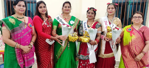 सुषमा के सर सजा तीज क्वीन का ताज, वंदना फर्स्ट रनरअप सुषमा के सर सजा तीज क्वीन का ताज, वंदना फर्स्ट रनरअप