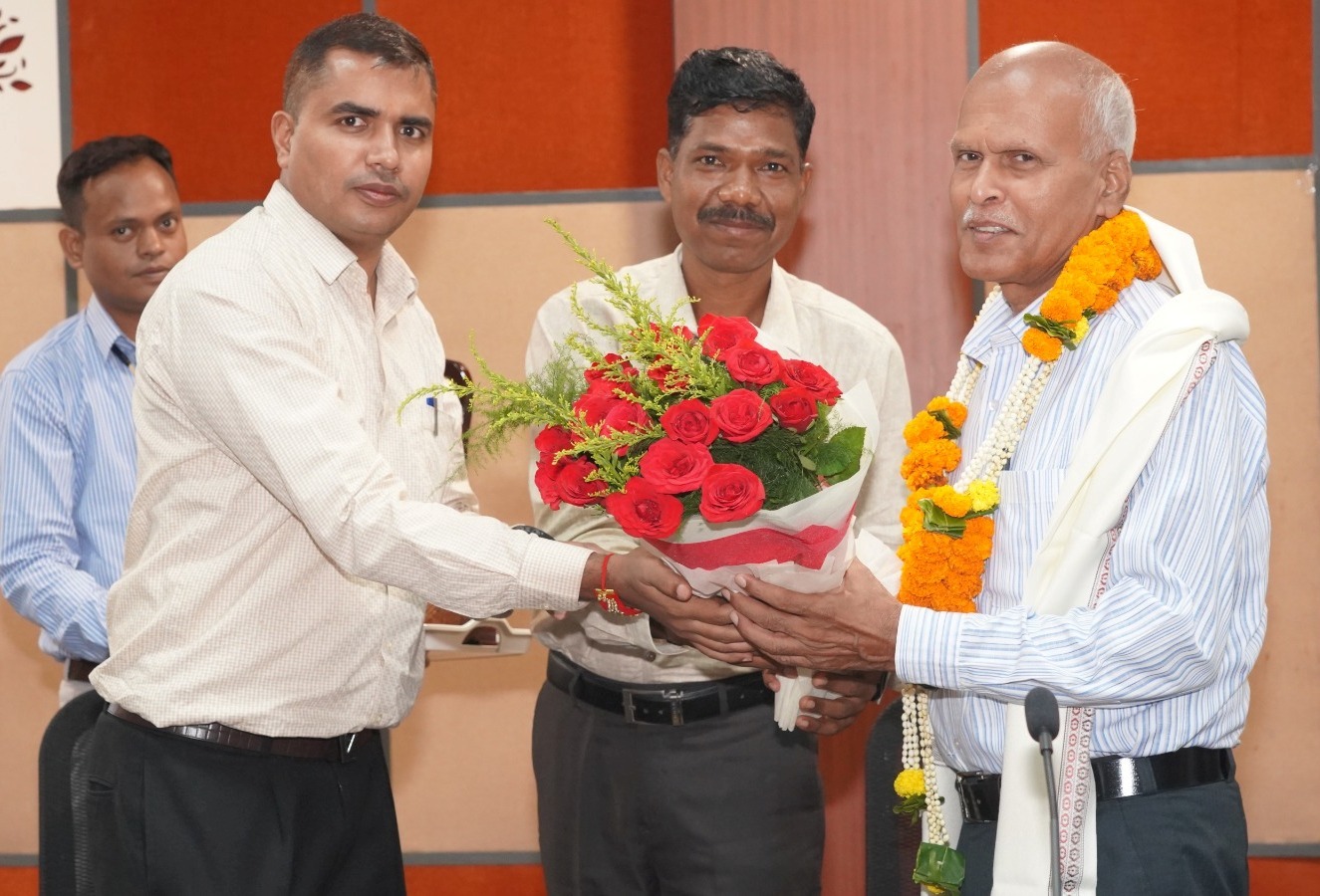 जनसंपर्क विभाग के संयुक्त संचालक भगवती कुमार सिंह सेवानिवृत्त जनसंपर्क विभाग के संयुक्त संचालक भगवती कुमार सिंह सेवानिवृत्त