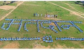 मतदाता जागरूकता अभियान के तहत तेंदुकोना में स्कूली छात्राओं ने "मतदान" की आकृति बनाकर दिया संदेश मतदाता जागरूकता अभियान के तहत तेंदुकोना में स्कूली छात्राओं ने "मतदान" की आकृति बनाकर दिया संदेश