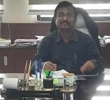 आवास-पर्यावरण एवं वाणिज्यिक कर आबकारी के विशेष सचिव के पद पर महादेव कावरे ने किया कार्यभार ग्रहण आवास-पर्यावरण एवं वाणिज्यिक कर आबकारी के विशेष सचिव के पद पर महादेव कावरे ने किया कार्यभार ग्रहण