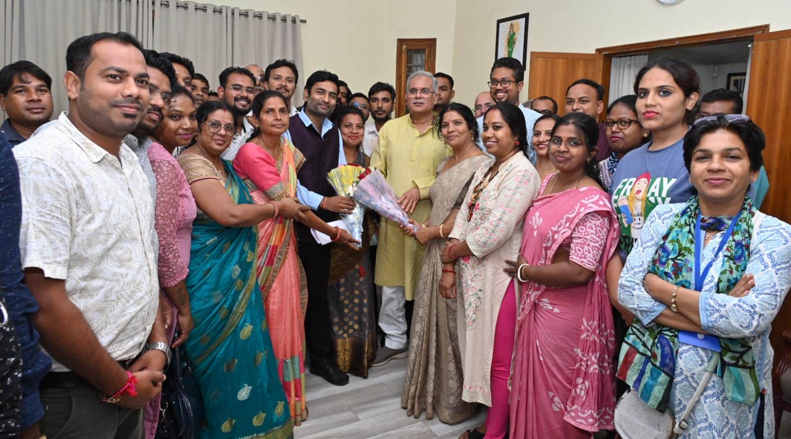 हड़ताल समाप्ति के बाद छत्तीसगढ़ हेल्थ फेडरेशन के प्रतिनिधिमंडल ने मुख्यमंत्री से की मुलाकात हड़ताल समाप्ति के बाद छत्तीसगढ़ हेल्थ फेडरेशन के प्रतिनिधिमंडल ने मुख्यमंत्री से की मुलाकात