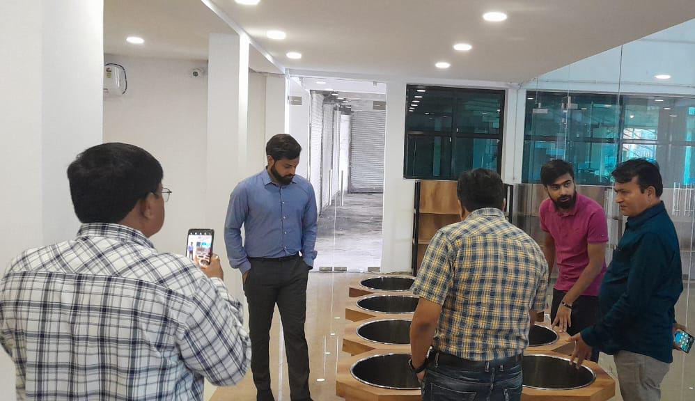 सी-मार्ट का जायजा लेने पहुँचे कलेक्टर, जल्द शुभारंभ करने के निर्देश सी-मार्ट का जायजा लेने पहुँचे कलेक्टर, जल्द शुभारंभ करने के निर्देश