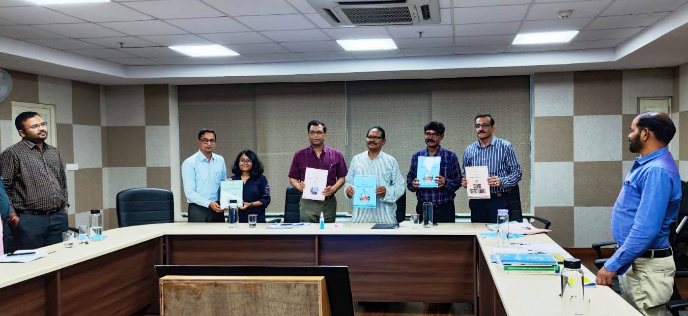 राज्य योजना आयोग के अध्यक्ष डॉ. प्रेमसाय सिंह टेकाम ने आयोग के कार्यों की समीक्षा की राज्य योजना आयोग के अध्यक्ष डॉ. प्रेमसाय सिंह टेकाम ने आयोग के कार्यों की समीक्षा की