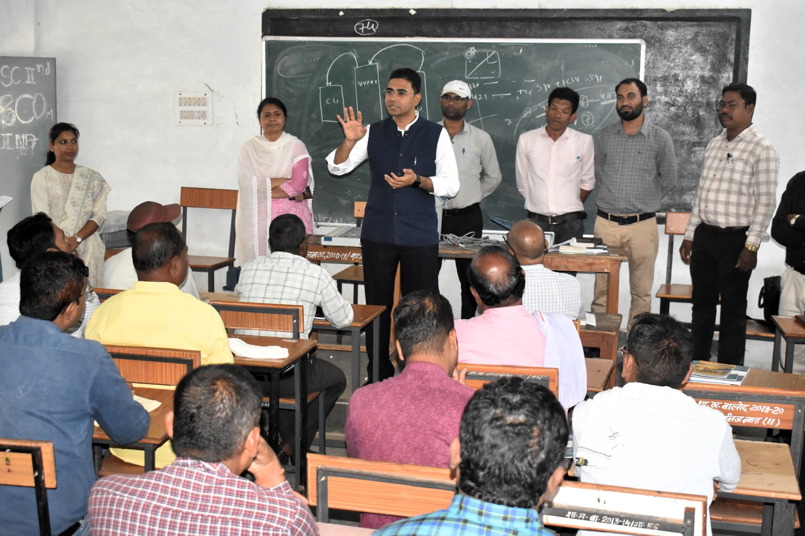 सभी अधिकारी-कर्मचारी पूरे मनोयोग एवं गंभीरता के साथ लें प्रशिक्षण: कलेक्टर सभी अधिकारी-कर्मचारी पूरे मनोयोग एवं गंभीरता के साथ लें प्रशिक्षण: कलेक्टर