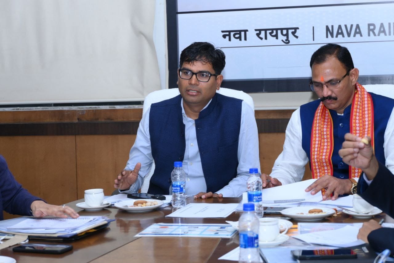 वित्त मंत्री ओपी चौधरी ने की स्वास्थ्य विभाग की बजट समीक्षा वित्त मंत्री ओपी चौधरी ने की स्वास्थ्य विभाग की बजट समीक्षा