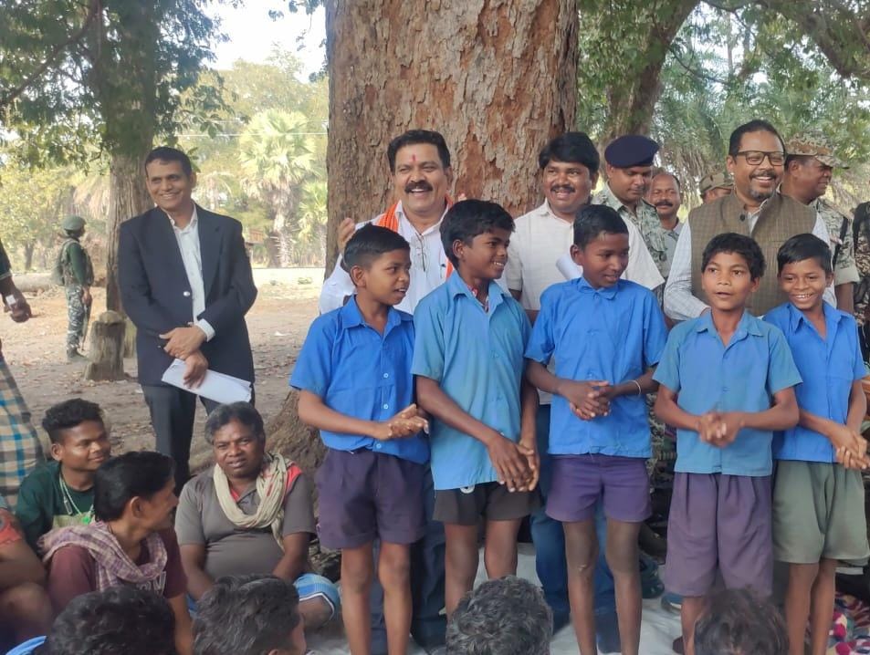 बस्तर के विकास के कैंप किसी के रोके नहीं रुकेंगे- गृहमंत्री श्री शर्मा बस्तर के विकास के कैंप किसी के रोके नहीं रुकेंगे- गृहमंत्री श्री शर्मा