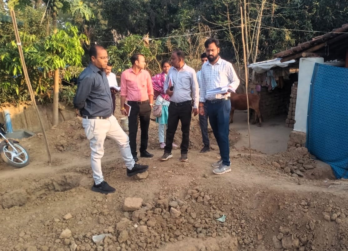 जिला पंचायत के मुख्य कार्यपालन अधिकारी डाॅ. संजय कन्नोजे ने किया जिले के विभिन्न ग्रामों का भ्रमण जिला पंचायत के मुख्य कार्यपालन अधिकारी डाॅ. संजय कन्नोजे ने किया जिले के विभिन्न ग्रामों का भ्रमण