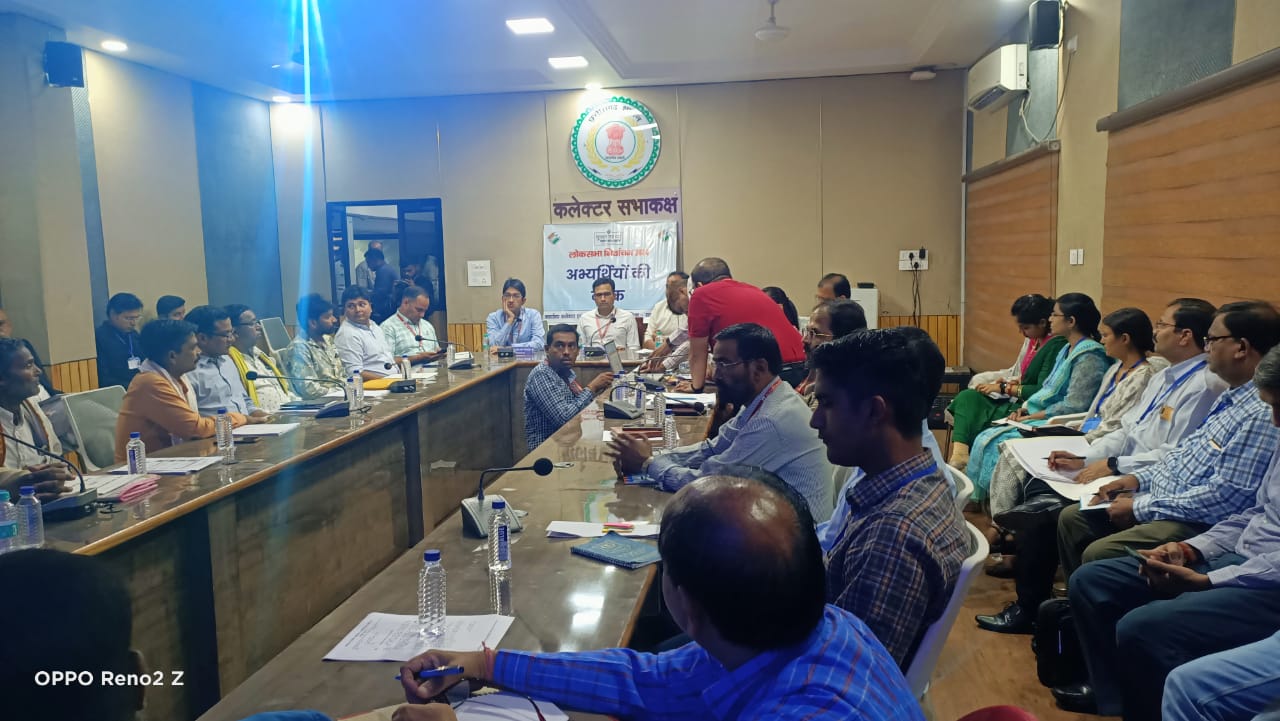 प्रत्याशियों और उनके प्रतिनिधियों को दी गई निर्वाचन से जुड़ी जानकारियां प्रत्याशियों और उनके प्रतिनिधियों को दी गई निर्वाचन से जुड़ी जानकारियां